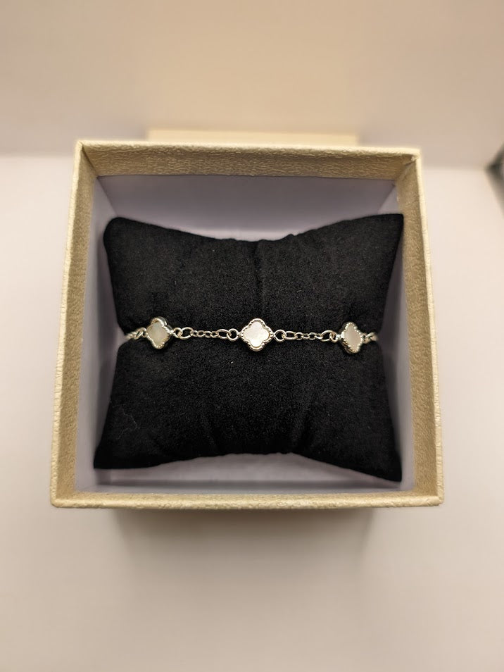 Pulsera trébol satinado